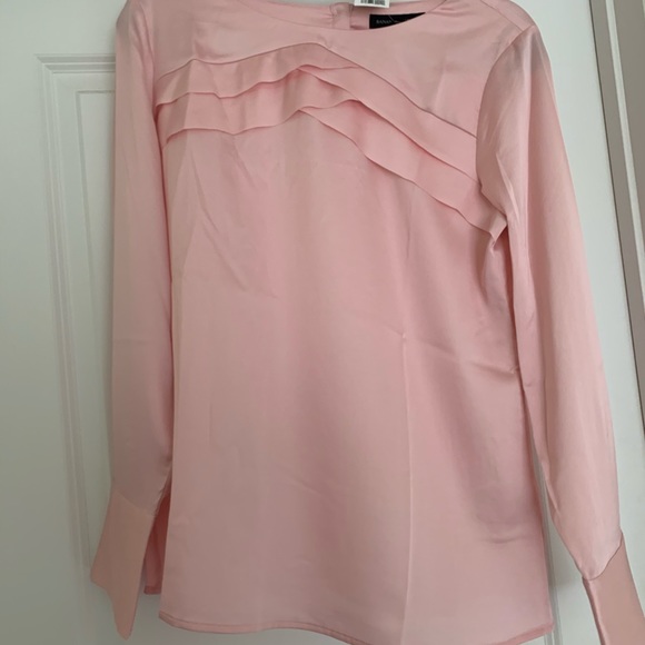 **NWT** Light Pink Banana Republic Blouse. Size M - Picture 2 of 4
